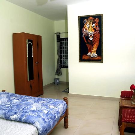 Colonia Munnar Homestay Exteriör bild